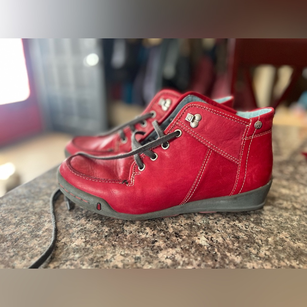 Wolky Women’s Red Leather Stylish Ankle Lace Up Boots Size 40